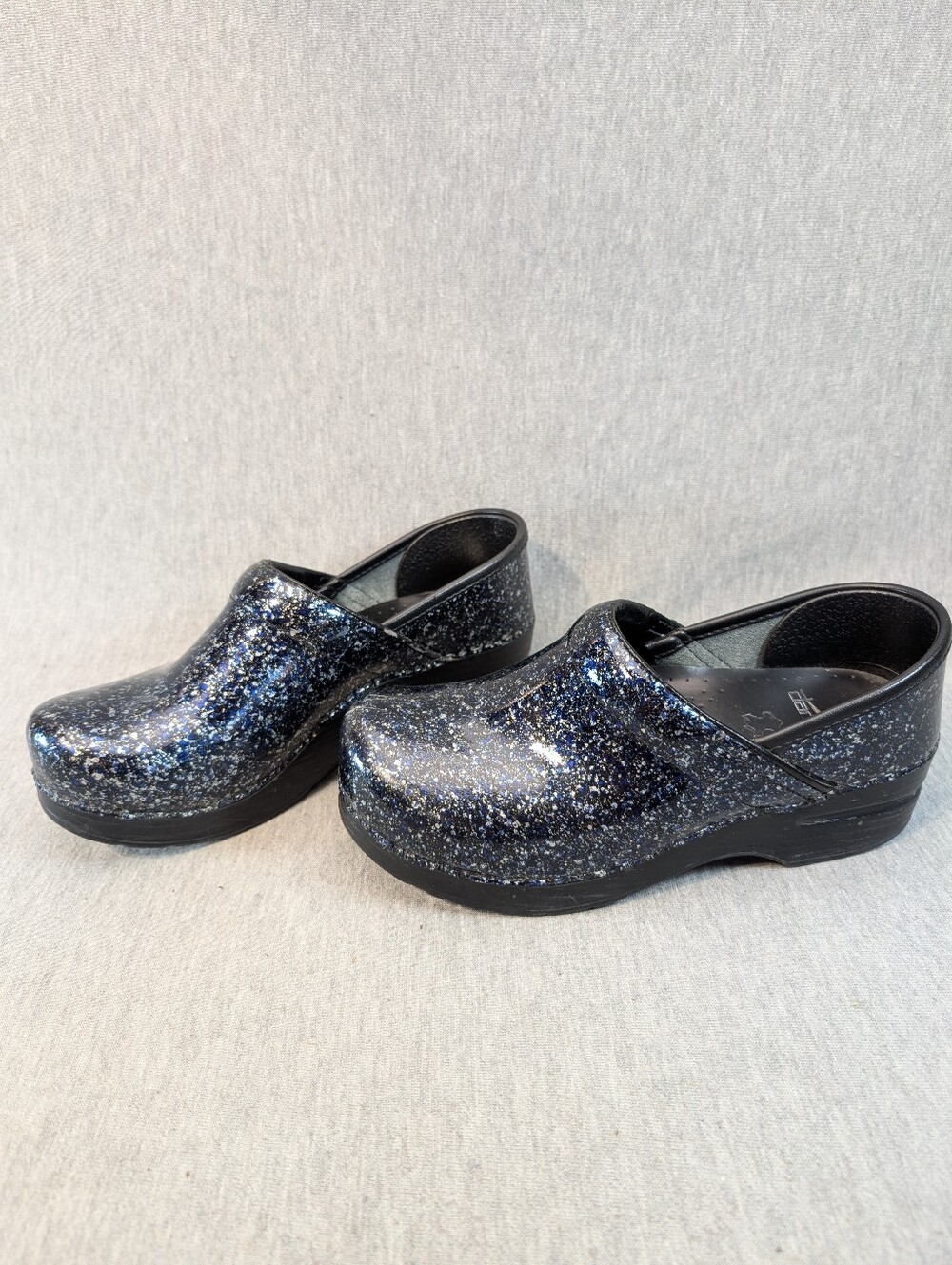 Dansko Professional Clogs Women's 37 Oil Slick Sparkle Blue Black